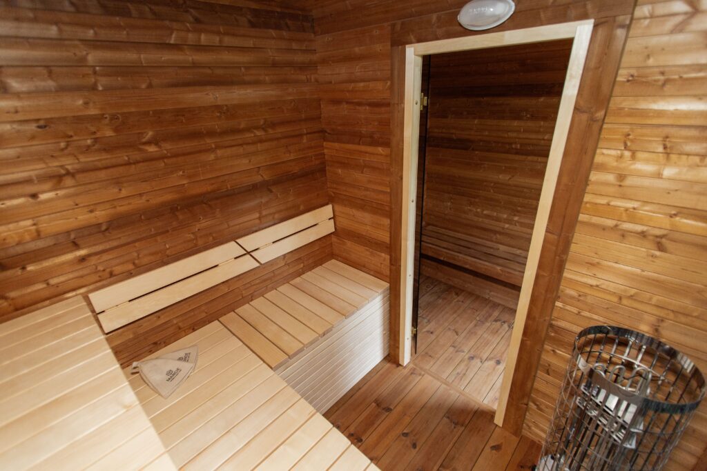 LUX – VIP-Sauna mit Vorraum 245×340