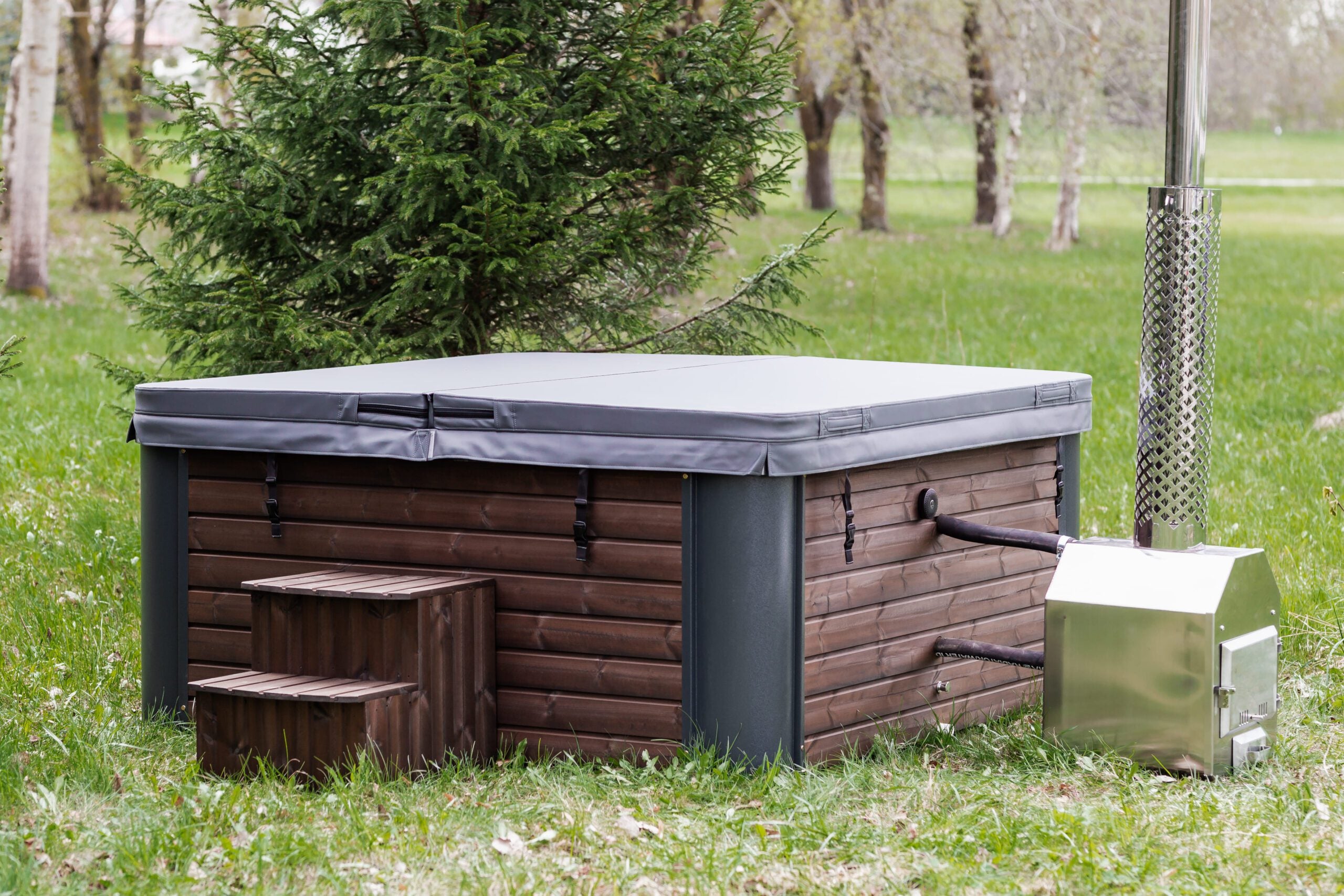 Quadratischer Acryl-Whirlpool (mit Außenheizung) 220×220 mm – Fichtenholz