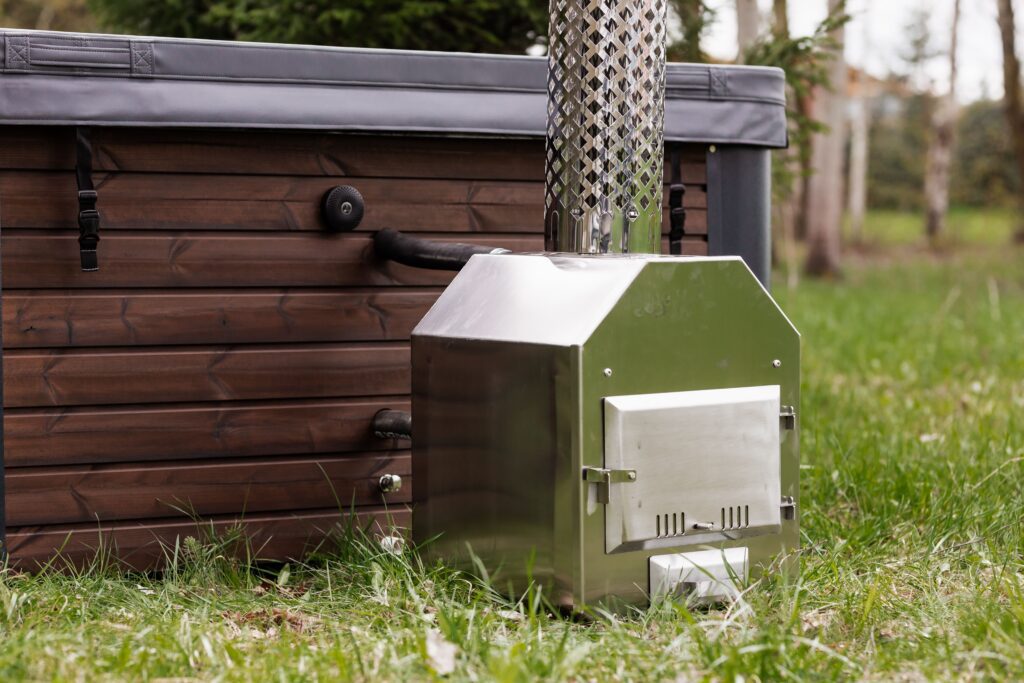 Quadratischer Acryl-Whirlpool (mit Außenheizung) 220×220 mm – Fichtenholz