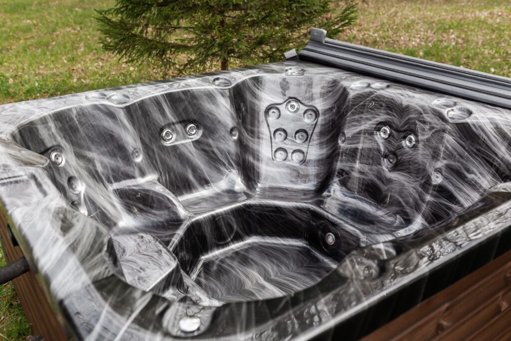 Quadratischer Acryl-Whirlpool (mit Außenheizung) 220×220 mm – Fichtenholz