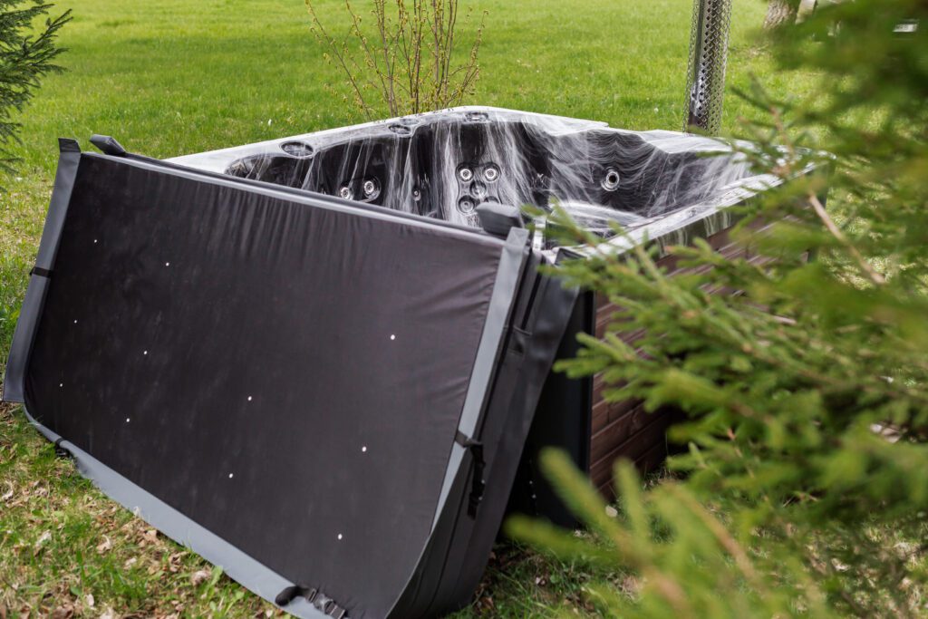 Quadratischer Acryl-Whirlpool (mit Außenheizung) 220×220 mm – Fichtenholz