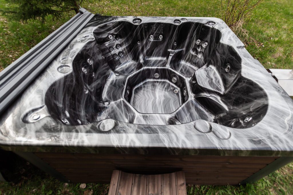 Quadratischer Acryl-Whirlpool (mit Außenheizung) 220×220 mm – Fichtenholz