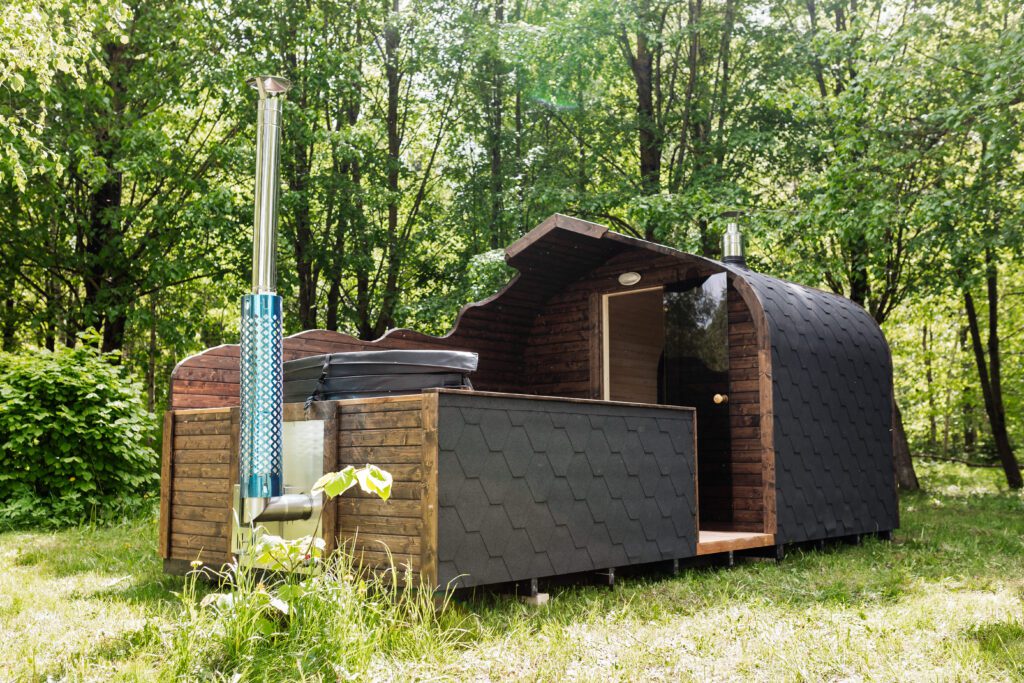 2-in-1 IGLU Sauna + Whirlpool