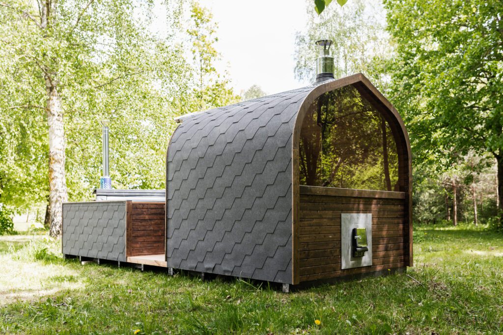 2-in-1 IGLU Sauna + Whirlpool