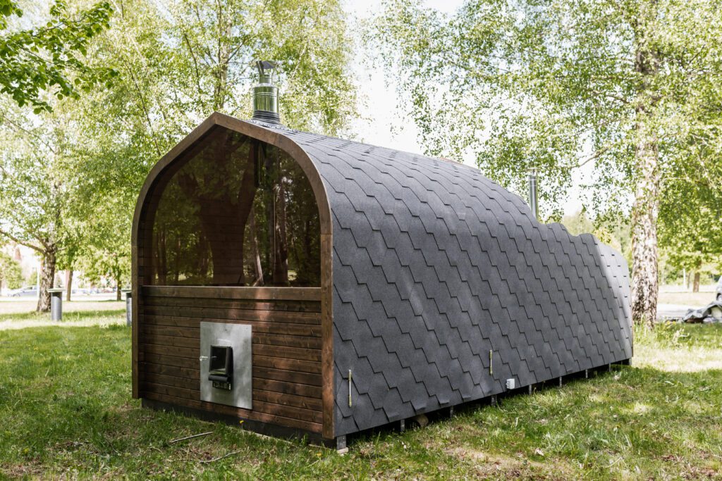 2-in-1 IGLU Sauna + Whirlpool