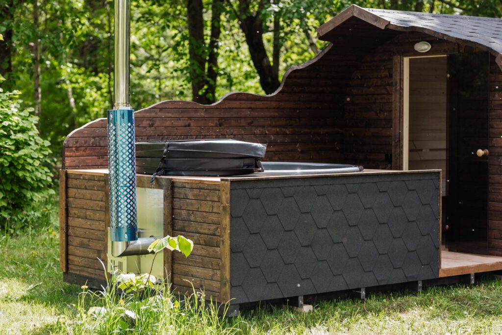 2-in-1 IGLU Sauna + Whirlpool