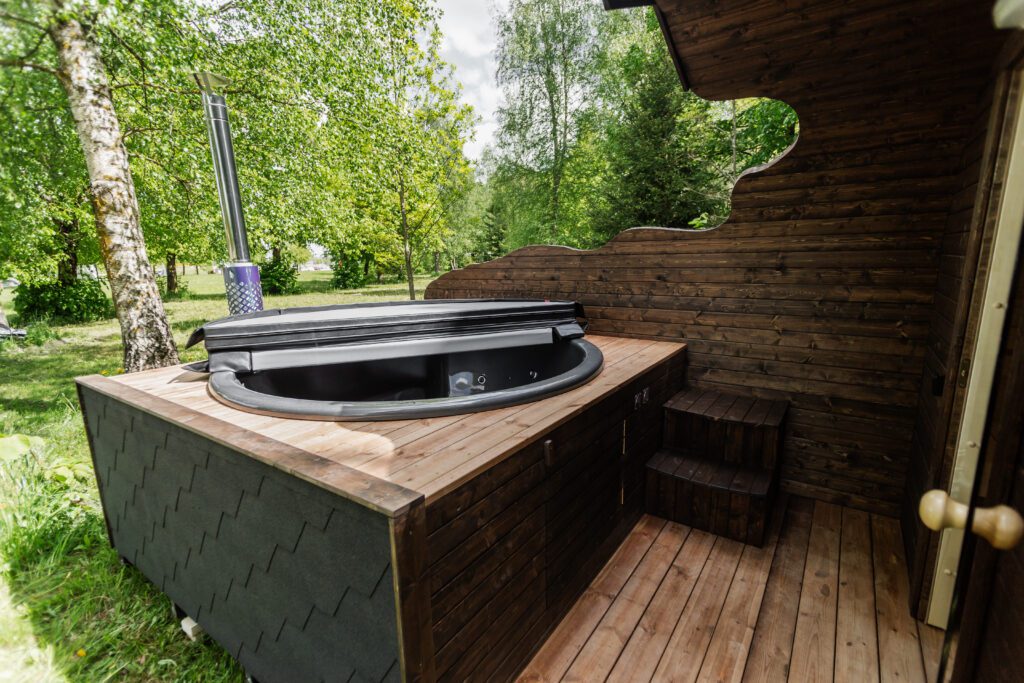 2-in-1 IGLU Sauna + Whirlpool