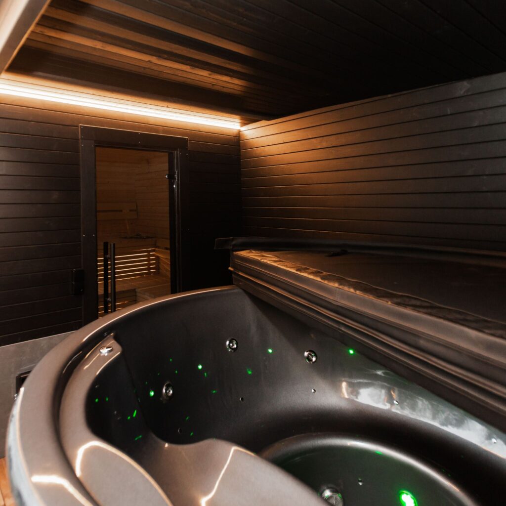 2-in-1 LUX Sauna + Whirlpool