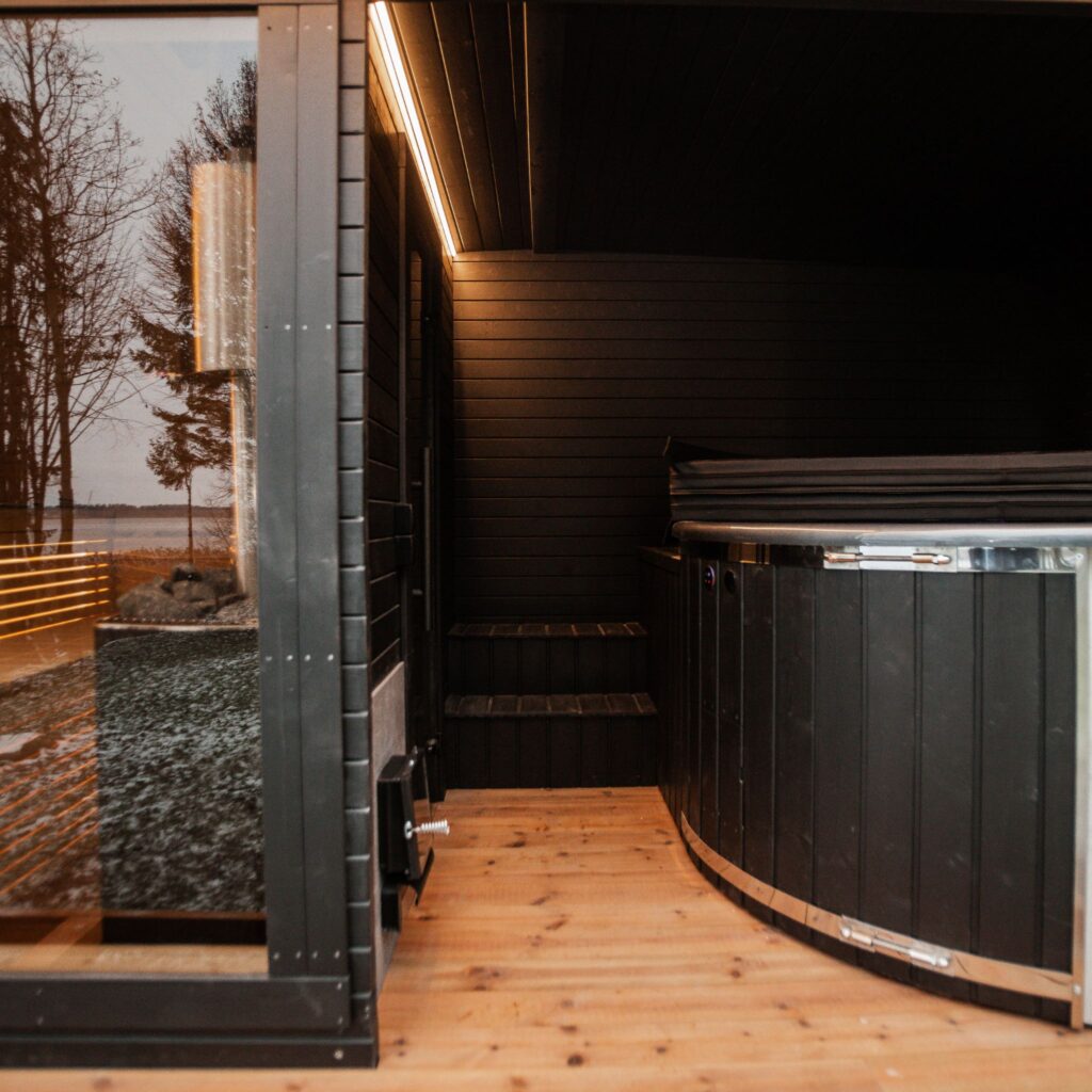2-in-1 LUX Sauna + Whirlpool
