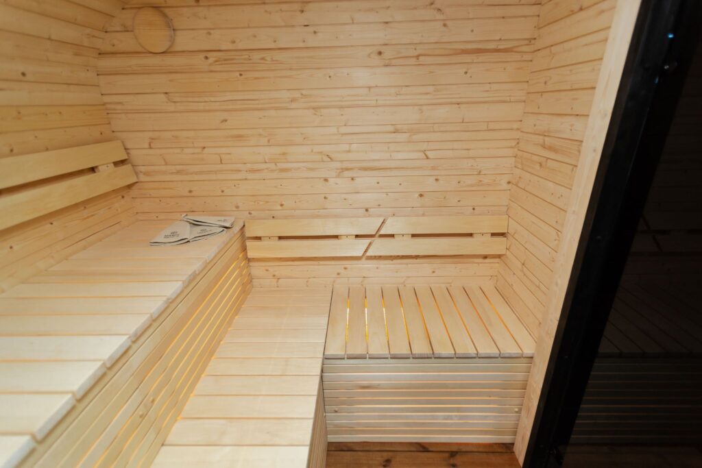2-in-1 LUX Sauna + Whirlpool