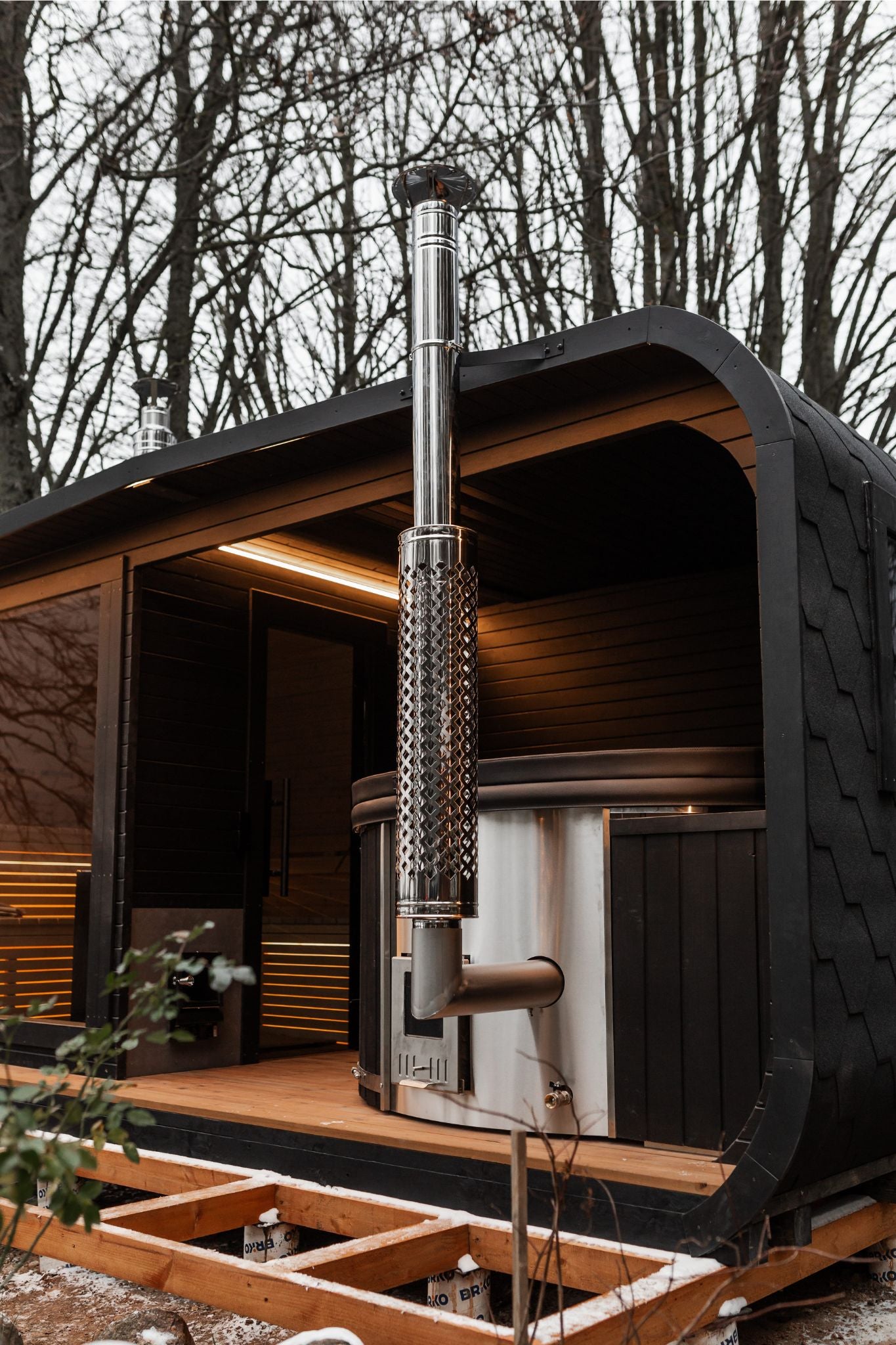 2-in-1 LUX Sauna + Whirlpool