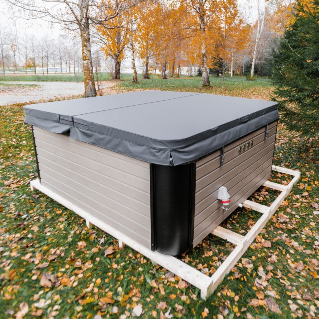 Quadratischer Acryl-Whirlpool (mit integrierter Heizung) 245×245 mm – Fichtenholz