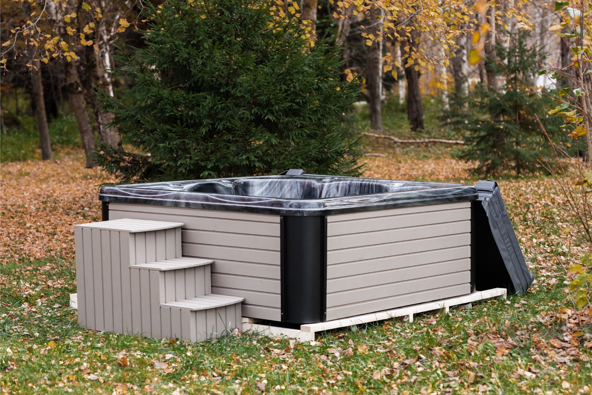 Quadratischer Acryl-Whirlpool (mit integrierter Heizung) 245×245 mm – Fichtenholz