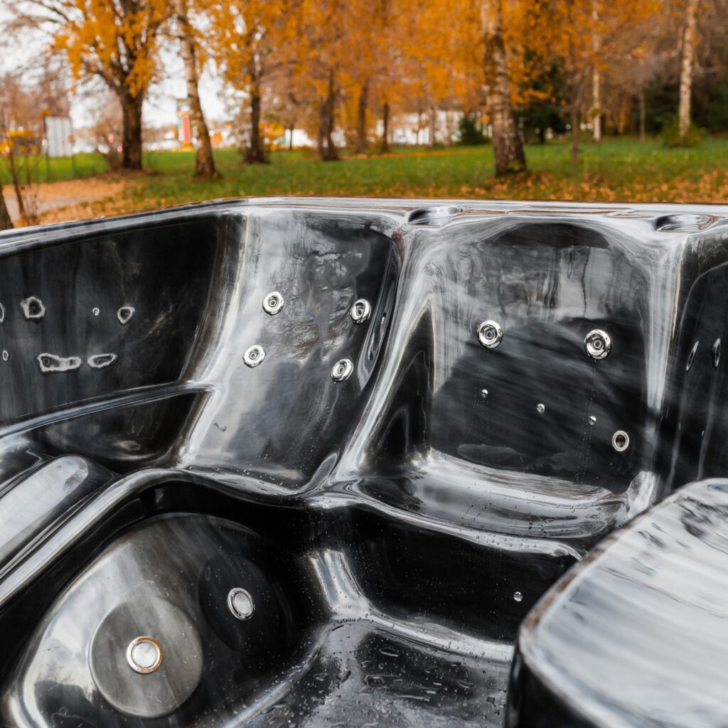 Quadratischer Acryl-Whirlpool (mit integrierter Heizung) 245×245 mm – Fichtenholz