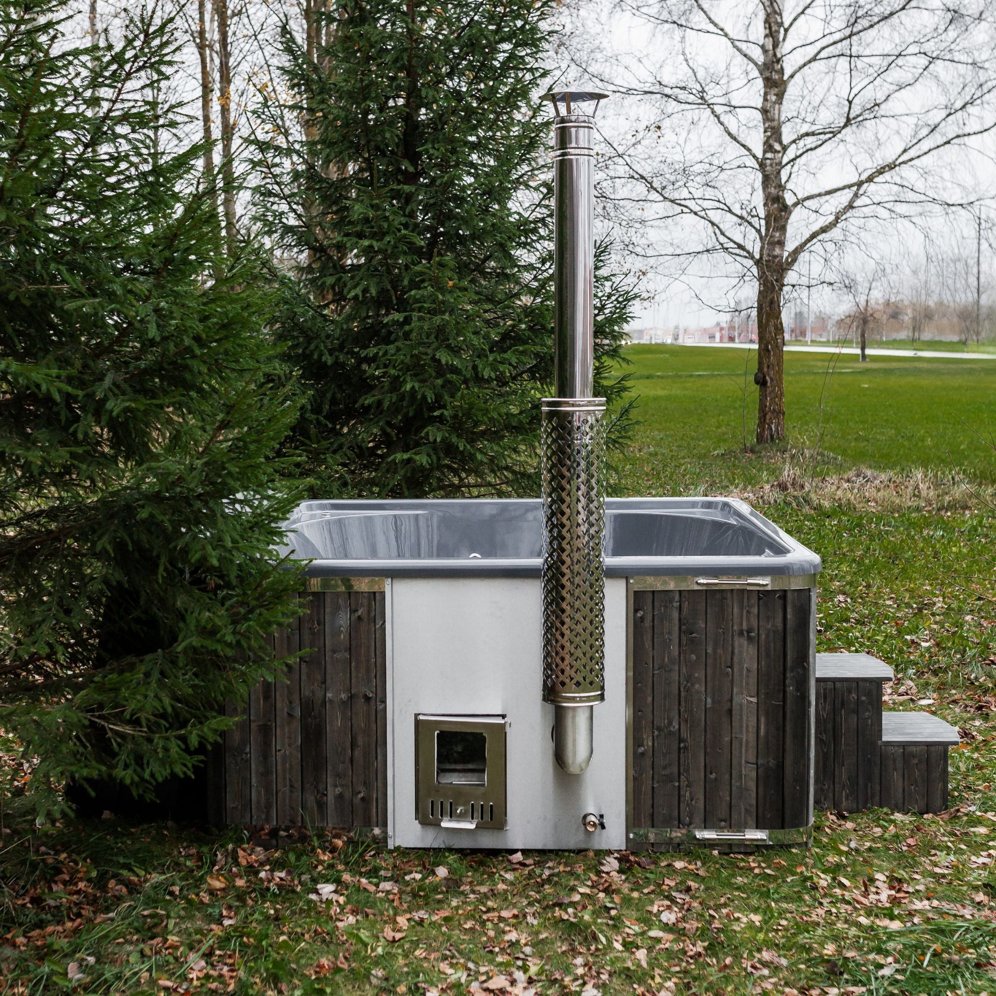 Quadratischer Whirlpool aus Fiberglas (mit integrierter Heizung) 220×220 – Verkleidung aus WPC-Kunststoff