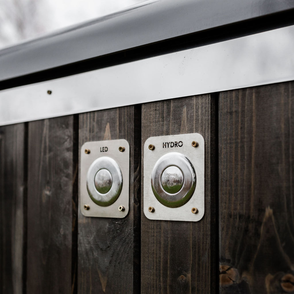 Quadratischer Whirlpool aus Fiberglas (mit integrierter Heizung) 220×220 – Verkleidung aus WPC-Kunststoff