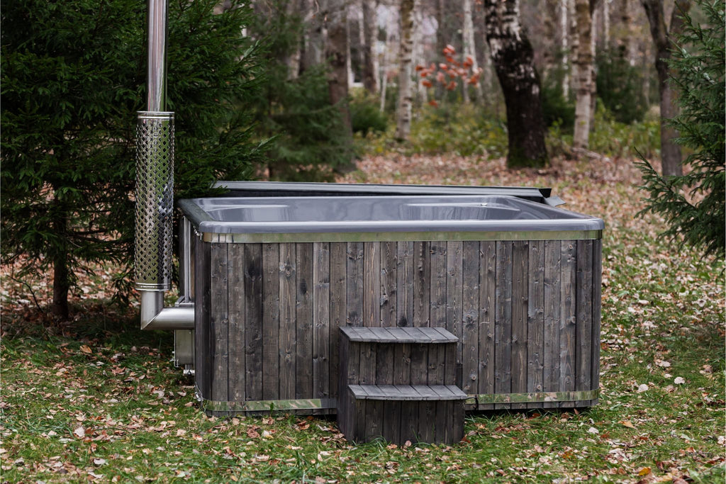 Quadratischer Whirlpool aus Fiberglas (mit integrierter Heizung) 220×220 – Verkleidung aus WPC-Kunststoff