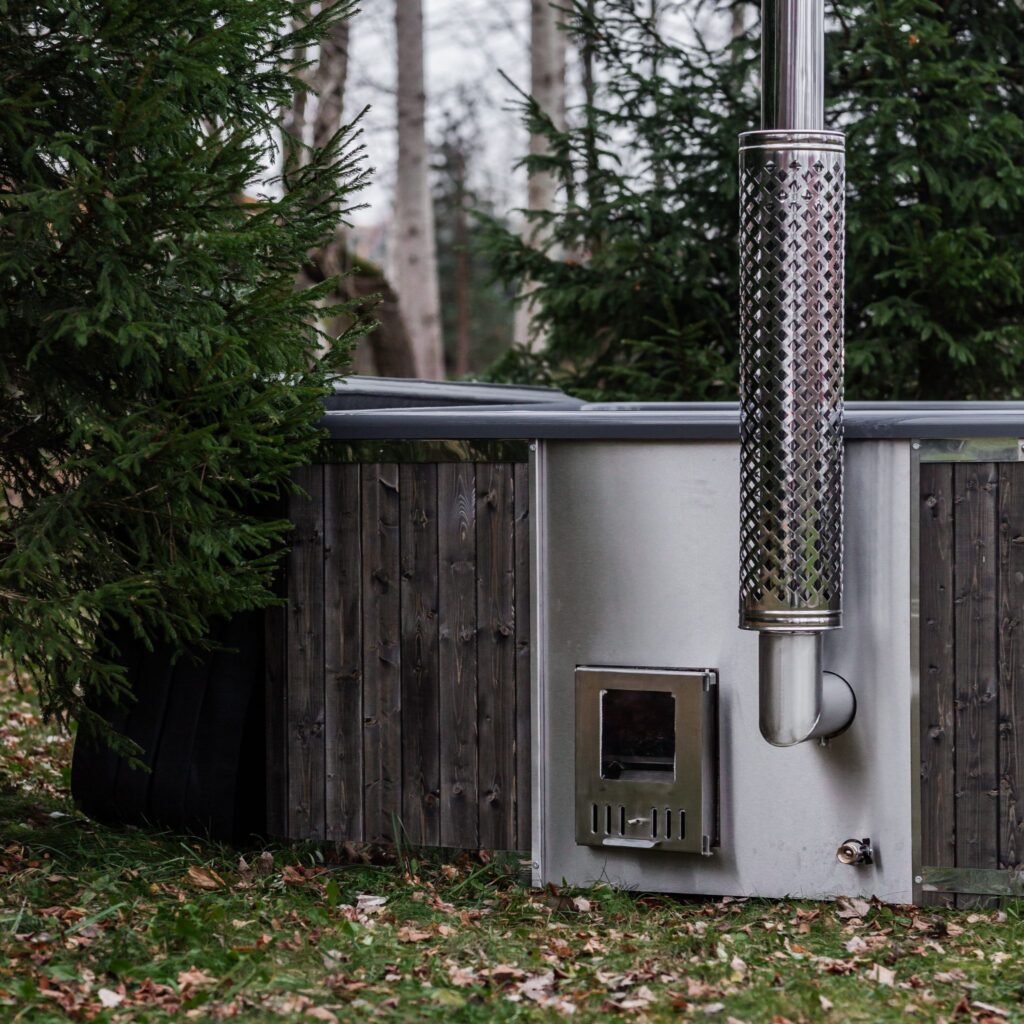 Quadratischer Whirlpool aus Fiberglas (mit integrierter Heizung), 220 × 220 mm – Holzoptik