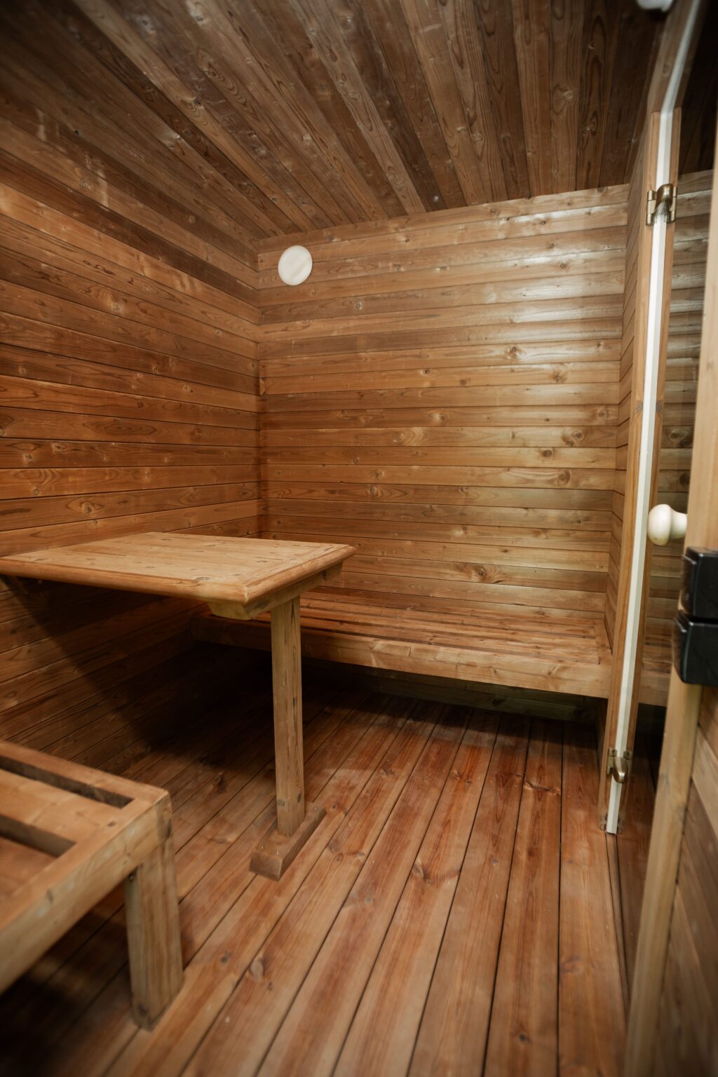 Quadratische Sauna (400 x 240 cm) mit Vorsauna