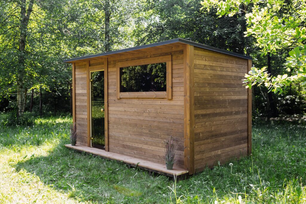 Quadratische Sauna (400 x 240 cm) mit Vorsauna