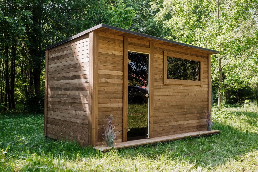 Quadratische Sauna (400 x 240 cm) mit Vorsauna