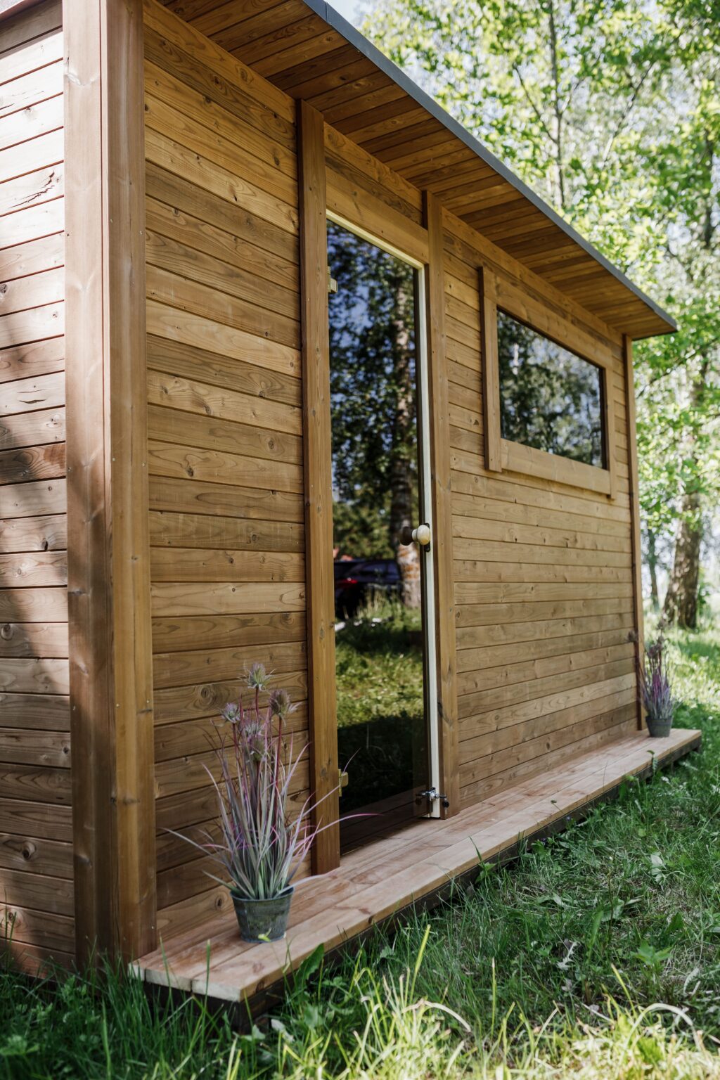 Quadratische Sauna (400 x 240 cm) mit Vorsauna