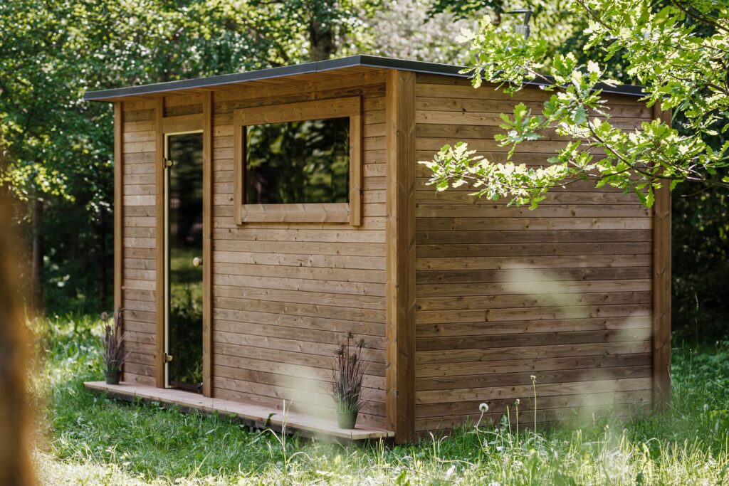 Quadratische Sauna (400 x 240 cm) mit Vorsauna