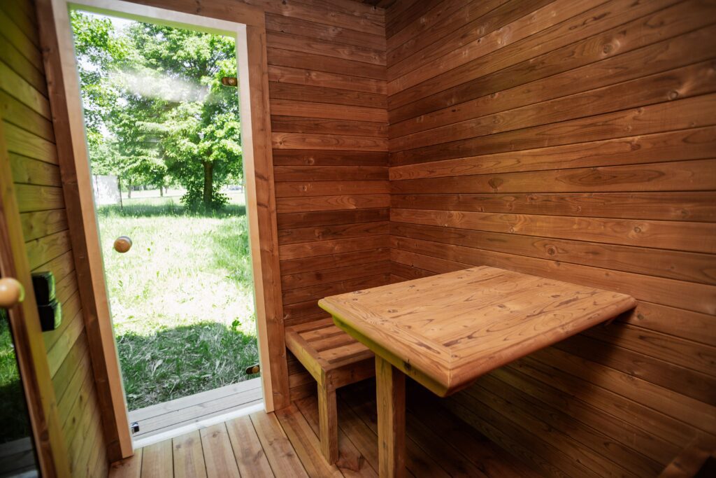 Quadratische Sauna (400 x 240 cm) mit Vorsauna