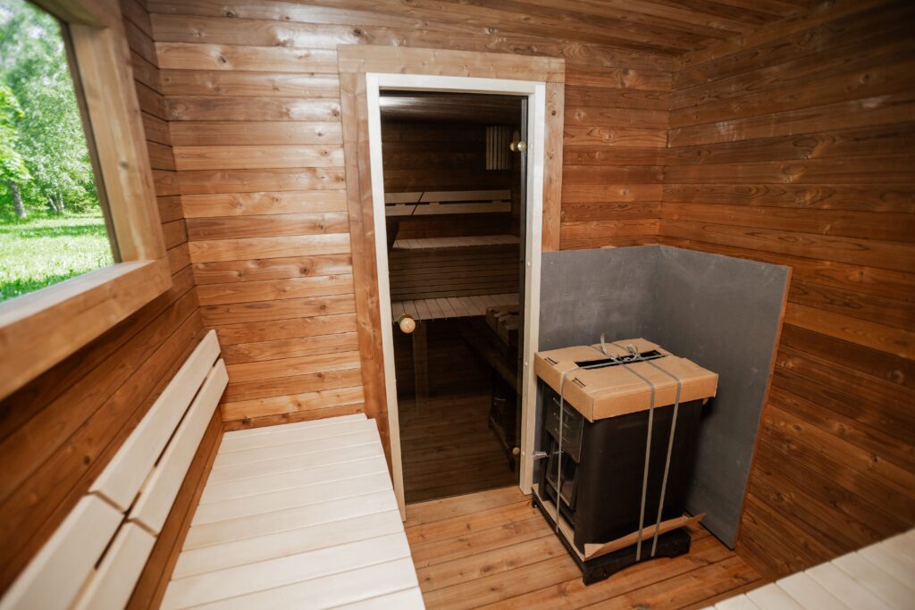 Quadratische Sauna (400 x 240 cm) mit Vorsauna