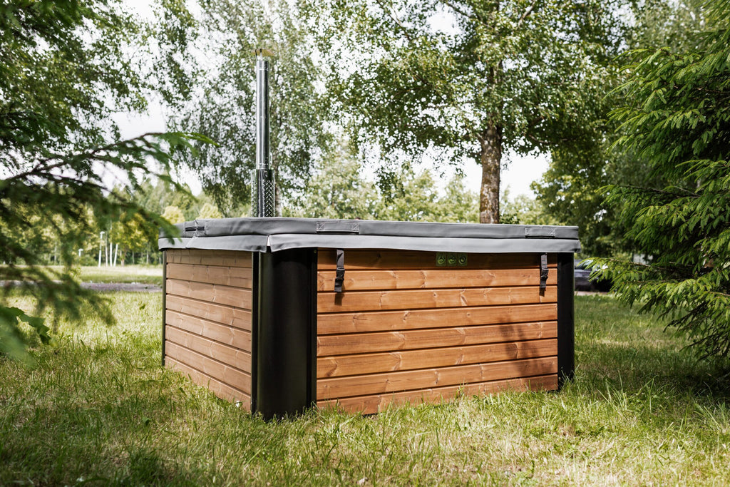 Quadratischer Acryl-Whirlpool (mit Außenheizung) 220×220 mm – Fichtenholz