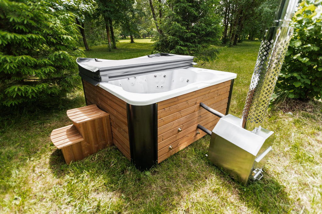 Quadratischer Acryl-Whirlpool (mit Außenheizung) 220×220 mm – Fichtenholz