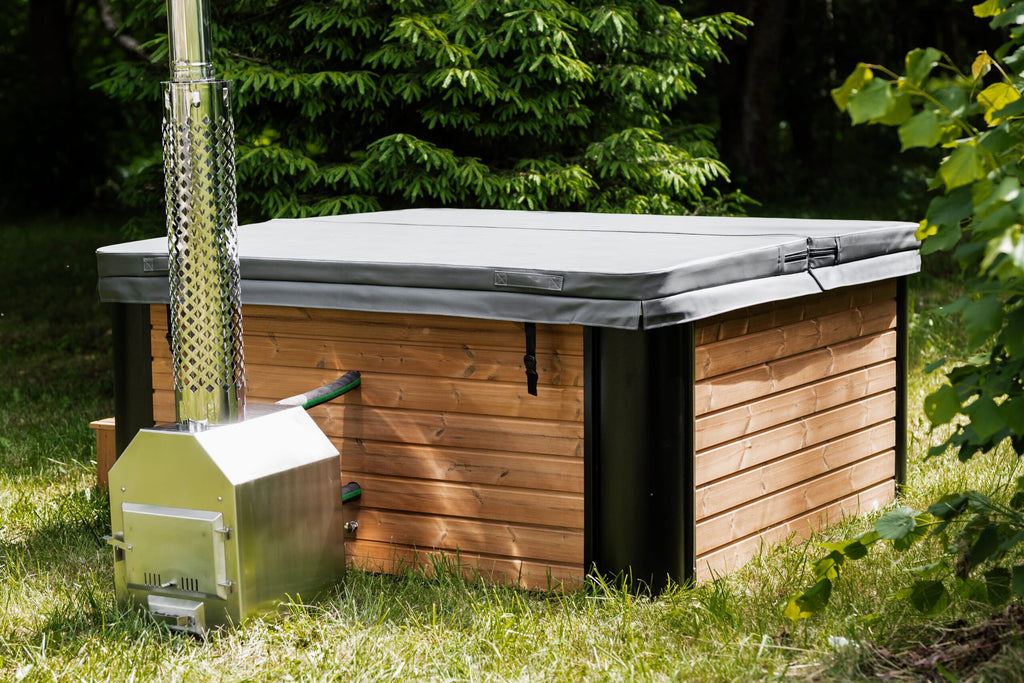 Quadratischer Acryl-Whirlpool (mit Außenheizung) 220×220 mm – Fichtenholz