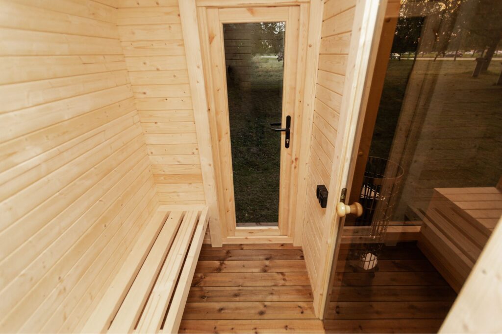 LUX Sauna mit Vorraum 245×500