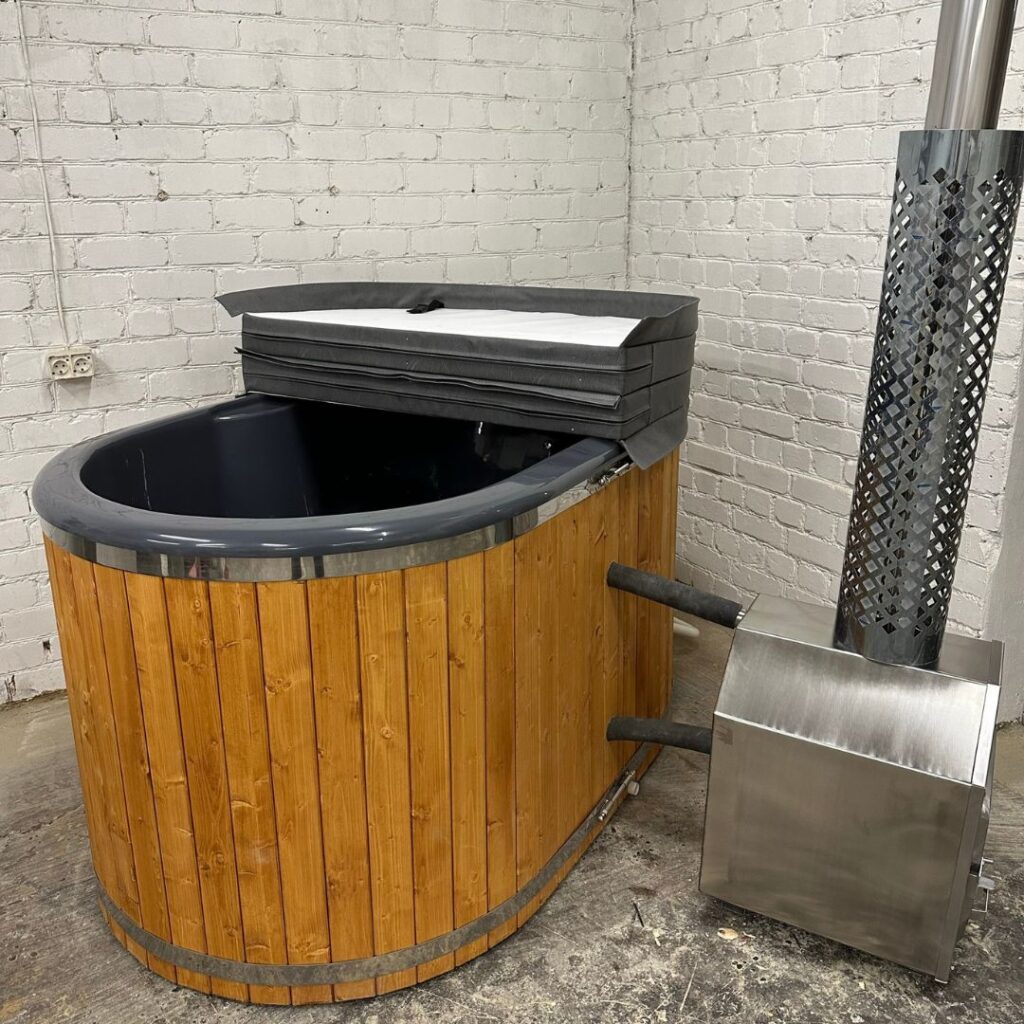 OFURO-Whirlpool aus Fiberglas (externe Heizung) – Verbranntes Holz