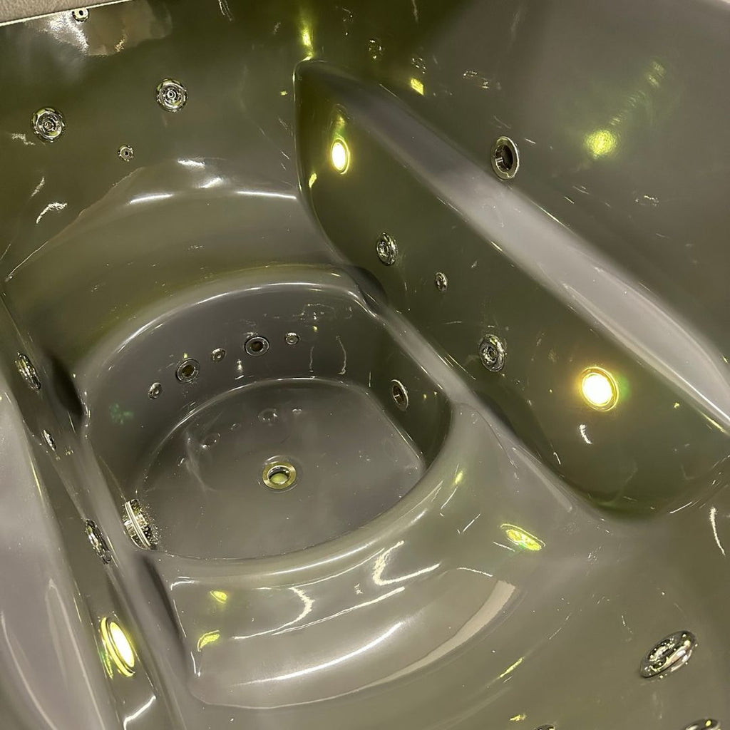 OFURO-Whirlpool aus Fiberglas (externe Heizung) – Verbranntes Holz