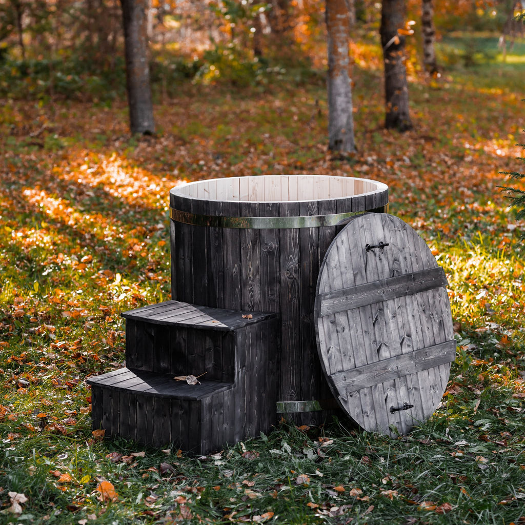 Einzelbadewanne mit Kaltwasser – Fichtenholz