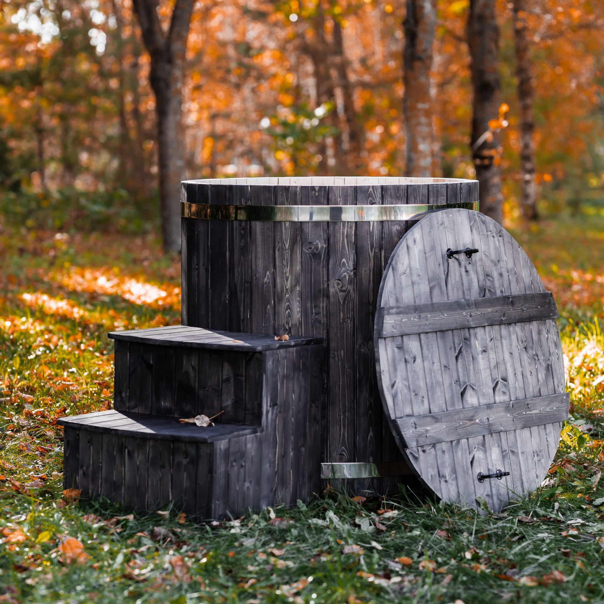 Einzelbadewanne mit Kaltwasser – Fichtenholz