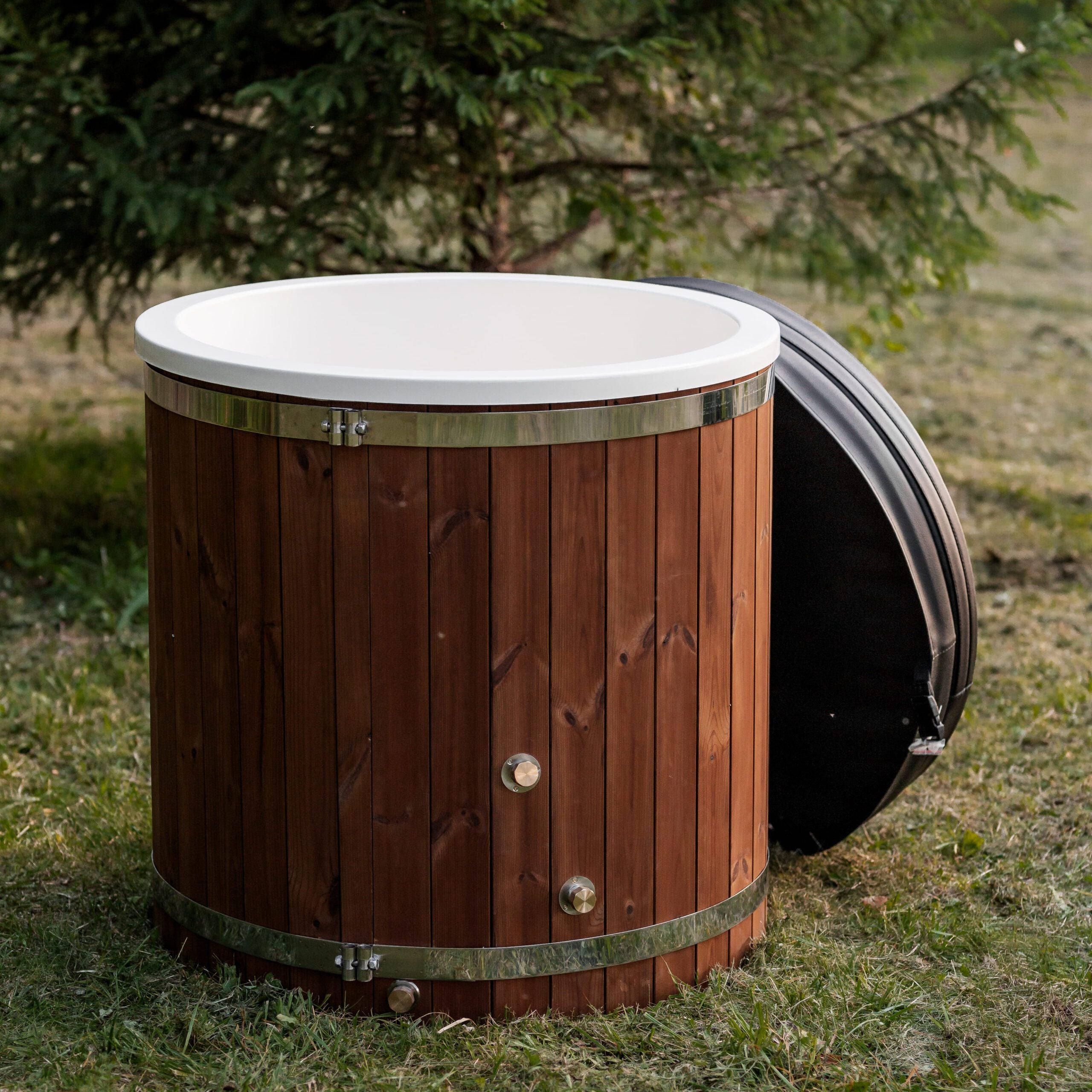 Fiberglas-Badewanne für eine Person mit Kaltwasser – Verbranntes Holz