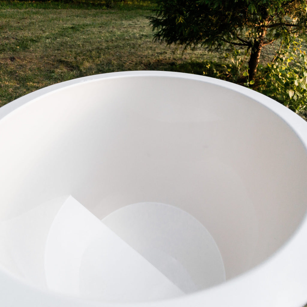 Einzelbadewanne aus Fiberglas mit Kaltwasseranschluss – Verkleidung aus WPC-Kunststoff