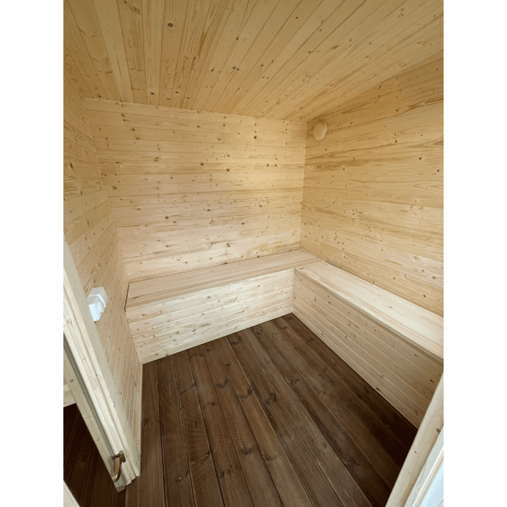 Quadratische Sauna (400 x 240 cm) mit Vorsauna
