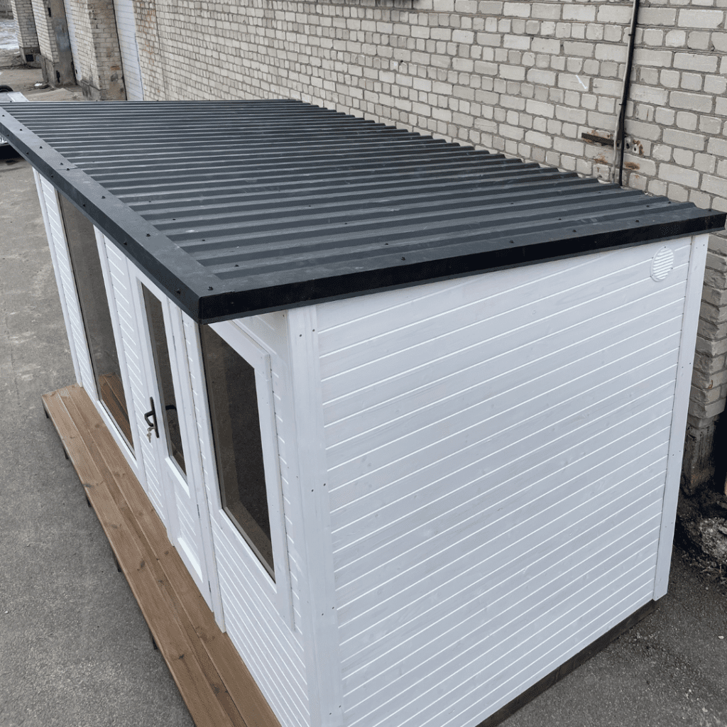 Quadratische Sauna (400 x 240 cm) mit Vorsauna