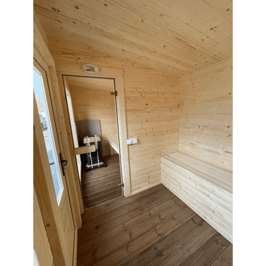 Quadratische Sauna (400 x 240 cm) mit Vorsauna